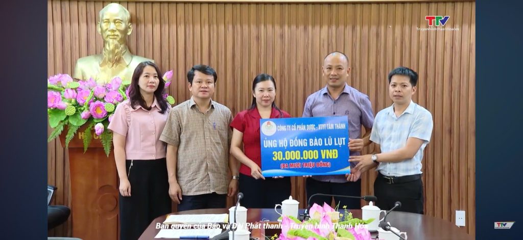 Tâm Thành ủng hộ đồng bào vùng lũ